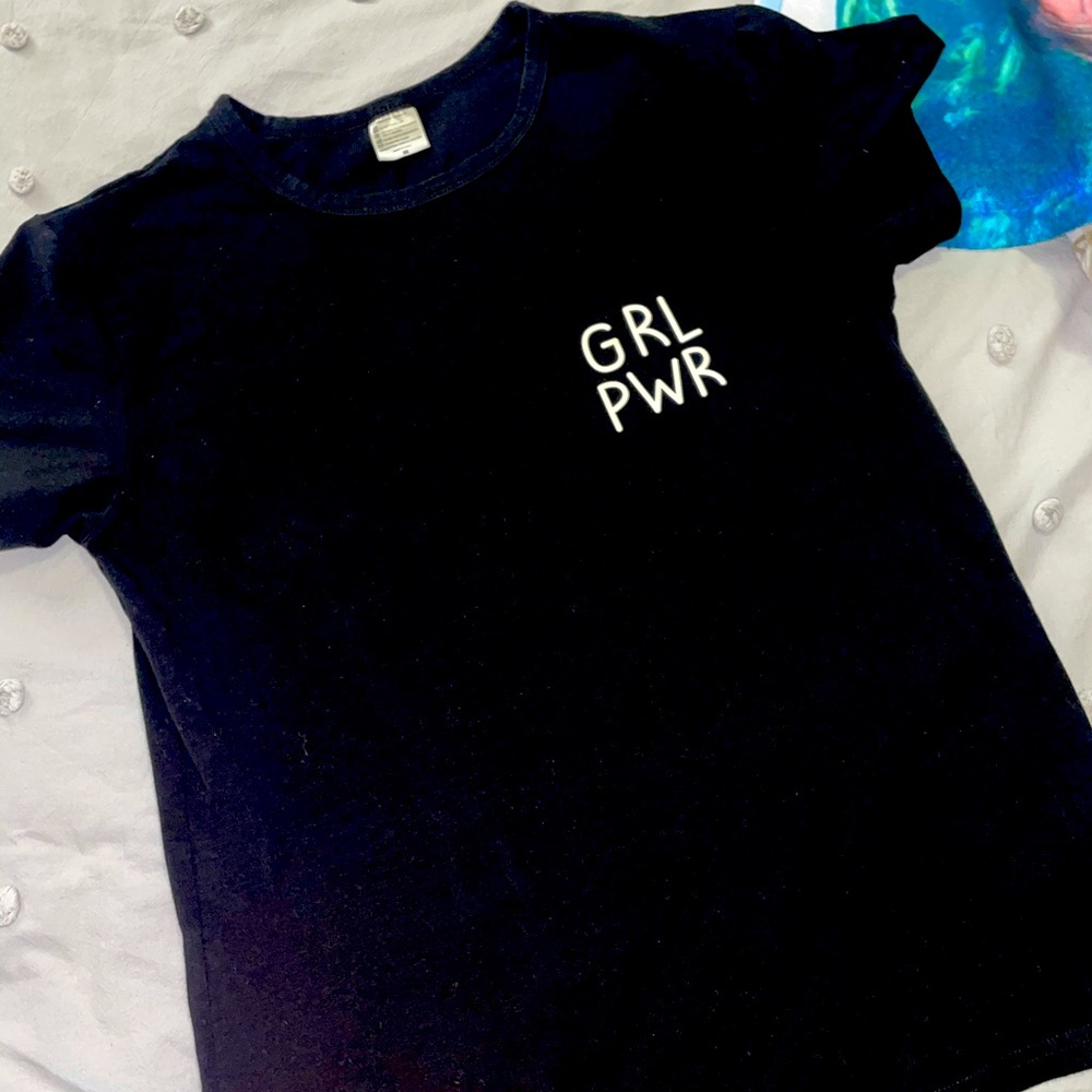 Size medium grl pwr tee